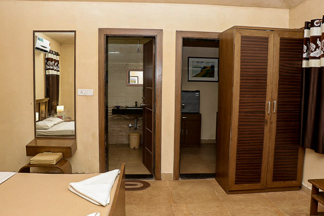 Hut Room - Garden View 5
