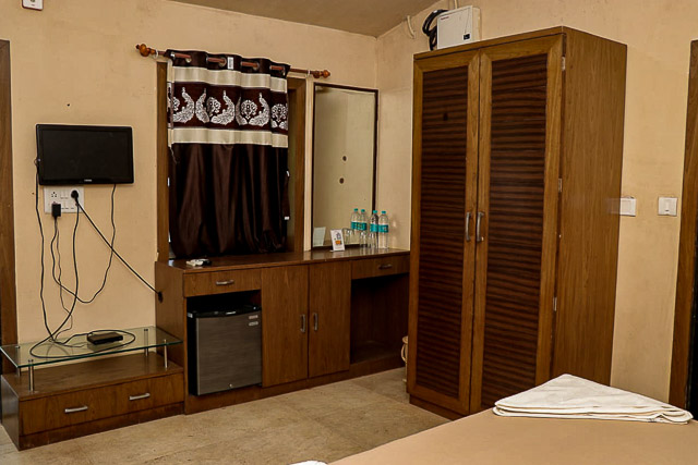 Hut Room - Garden View 4