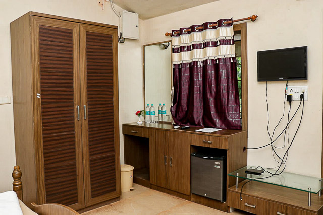 Village Room - Garden View 3