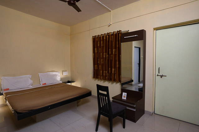 B Deluxe Room Non AC 2