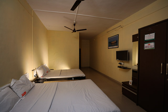 C Deluxe Room Non AC 6