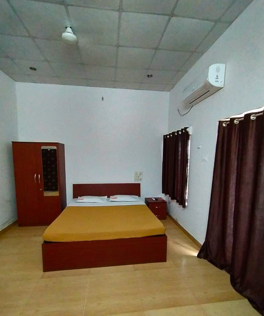 Royal Deluxe Room AC 5