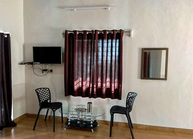Royal Deluxe Room AC 6