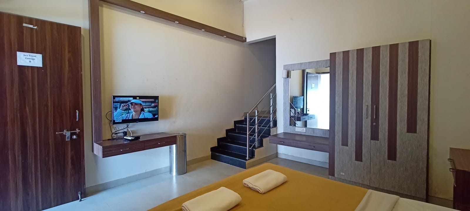 Sea Front Cottage 2