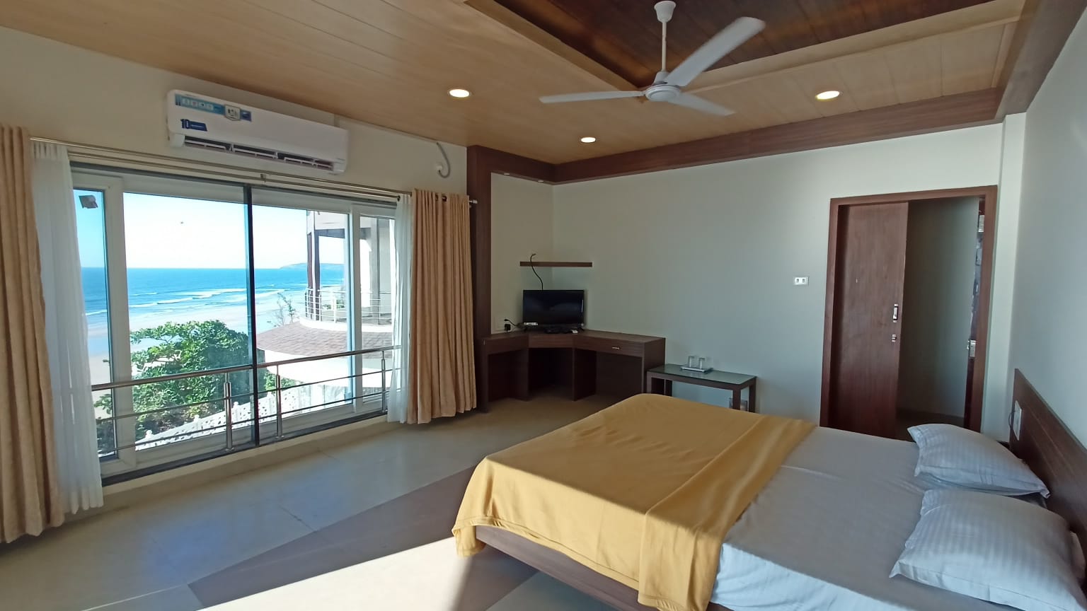 Sea Villa with Open Deck 10