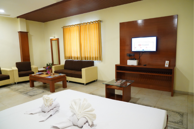 Royal Family Room AC