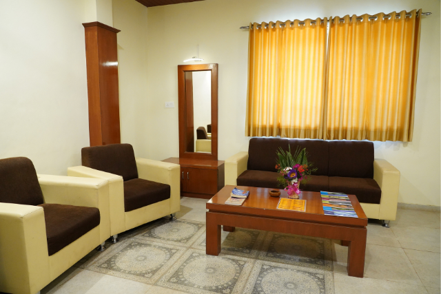 Royal Family Room AC 2
