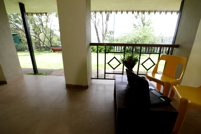 Lake View Deluxe Suite AC 4