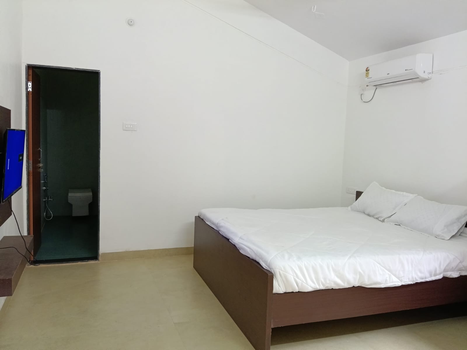 Family Suite (2 Bed) AC
