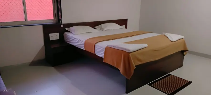 Deluxe Room Non AC 3