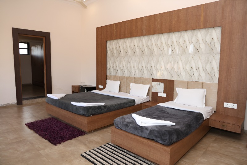 Deluxe Suite 2