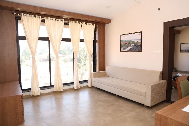 Deluxe Suite 3
